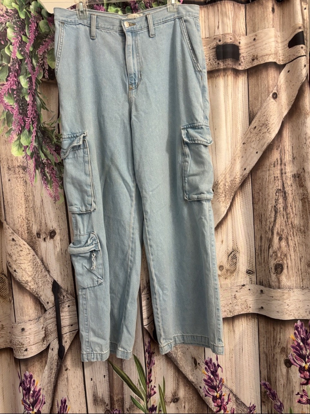 Universal Thread Light Blue Wide Leg Cargo Jeans